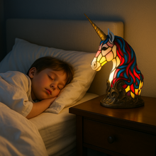 Lade das Bild in den Galerie-Viewer, LeuchtEinhorn - handgefertigte Lampe, die Herzen erstrahlen lässt
